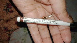 SEALED NEW MYGLAMM GEL BROWN EYELINER
