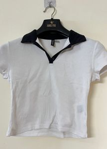 New H&amp;M White Top with Black Color-Blocked Collar