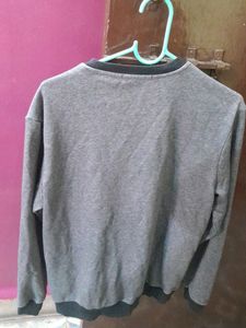 Gray Sweatshirt With Chain Pockets