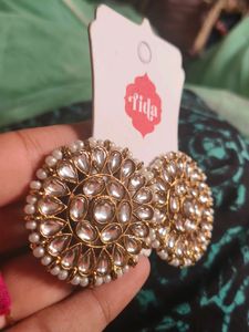 New Grand White Stone Stud