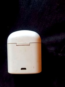 Dummy Airbuds