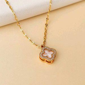 18k Gold Clover Pendant