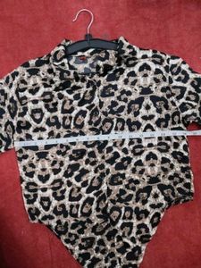 Leopard Print Tie-Front top (K)