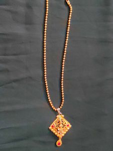 Elegant Gold Necklace