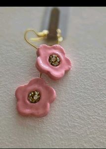 🌸✨ Bloom with Style – Handmade Floral Earring Com