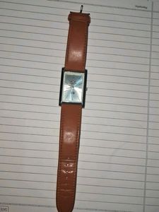 wrist watch witnout battery or cell