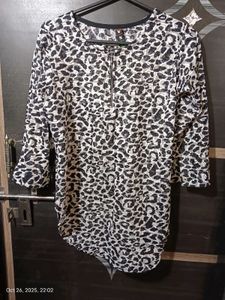 Leapord print net top