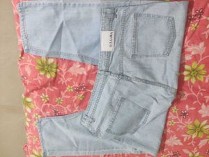 Zaara Light Wash Jeans