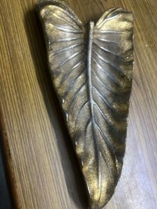 Leaf Design Showpiece