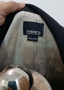 Elegant Black Blazer - Chic Style