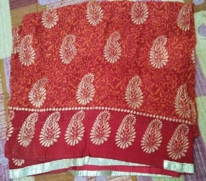 Red Paisley Print Saree