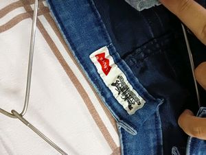 Levi&#39;s Women Washed Blue Flared Jeans