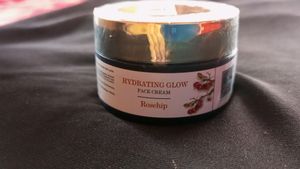 Good Vibes Rosehip Hydrating Glow Face Cream