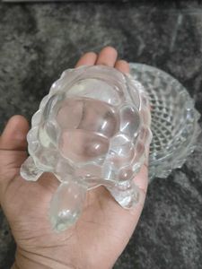 Tortoise glass show piece