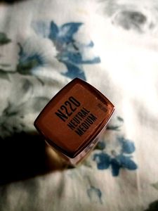 Lakme 9to5 Primer + Matte Foundation