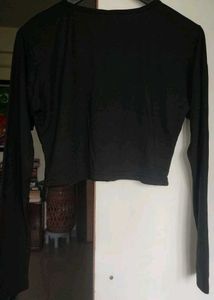 Black Long Sleeve Crop Top