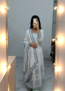 Elegant White Kurta And Dupatta Set
