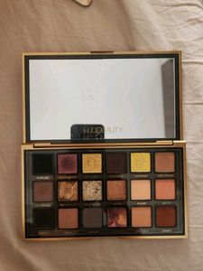 Huda Beauty Empowered Palette