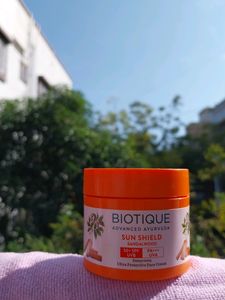 BIOTIQUE Advanced Ayurveda Sandalwood Suncreen