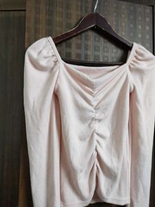 SALE 🛍️ Peach Rouched Top
