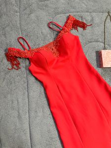 Red Embellished Gown (Bust : 28-32)