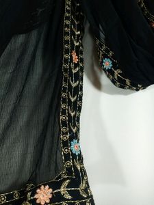 Black Embroidered Boardered Dupatta (Women&#39;s)