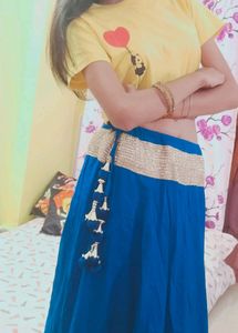 Crop Top, Embroidery And Contrast Ethic Skirt😘