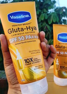 1 Plum Body Lotion &amp; Vaseline Sunscreen