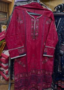 Readymade Pakistani Suits