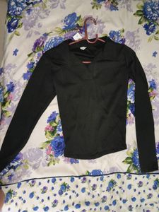 Black Full Sleves Fitted Top