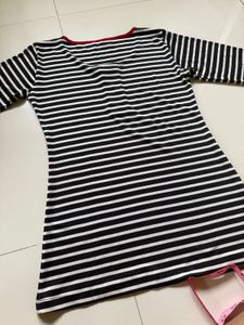⚓ Chic Nautical-Inspired Striped Top