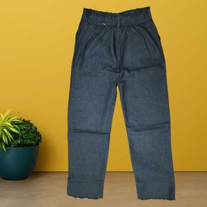 Women Black Straight Jeans Size 28 (O-40)