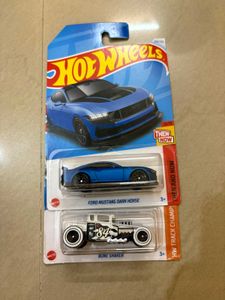 Hot Wheels: Mustang Dark Horse & Bone Shaker