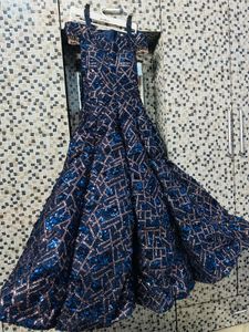 Ballon Navy Blue Gown
