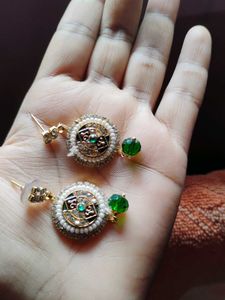 Pearl &amp; Green Stone Choker