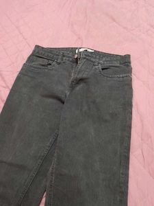 Jeans Mast And Harbour