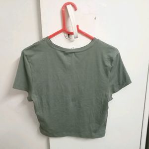H&amp;M Divided Pack Of Two Crop Tops