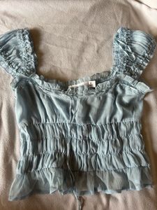 Cute blue top