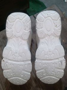 Stylish White &amp; Pink Sneakers