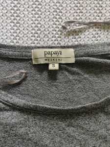 GREY TEE