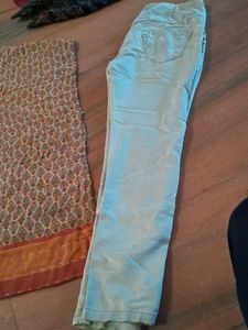 Stylish Women&#39;s Jeans
