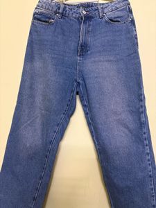 Lifestyle woman Jeans