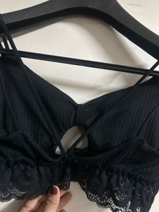 Stylish Black Ribbed Lace Bra