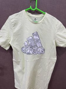 Adidas Tshirt