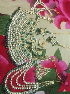 Elegant Kundan Jewelry Set