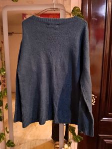 Stylish Blue Knit Sweater