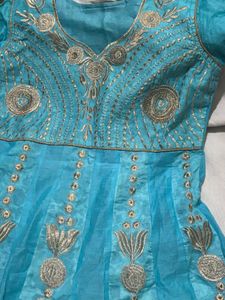 Teal Embroidered Kurta Size S