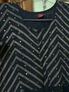 Elegant Black &amp; Gold Embellished Kurti