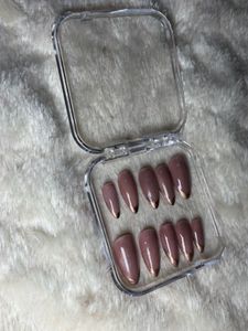 Mauve Press-On Nails w/ Gold Tip