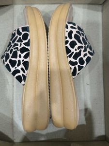 Giraffe Print Platform Slides